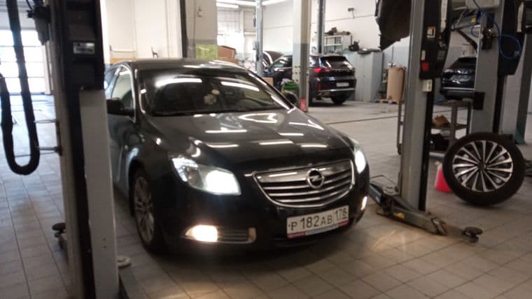 Opel Insignia, 2011
