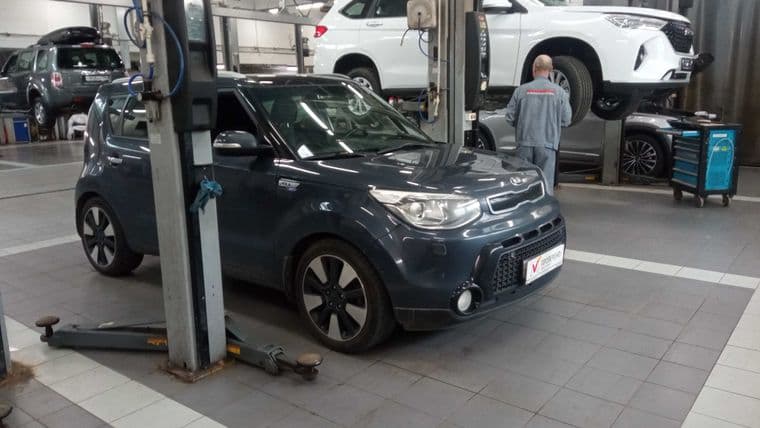 KIA Soul 2015 года, 205 332 км - вид 2