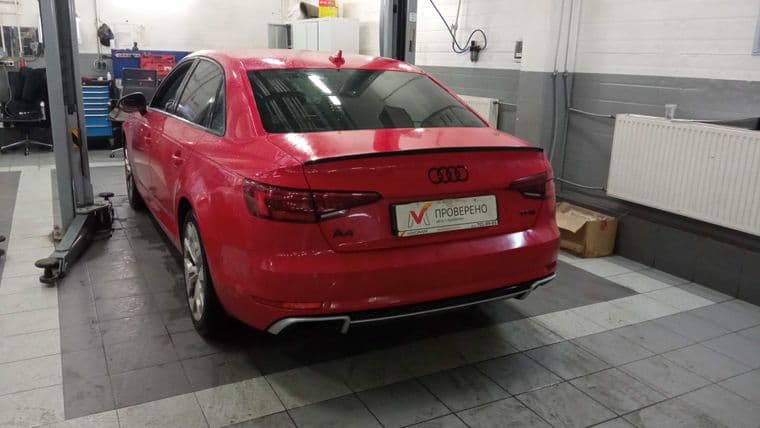 Audi A4, 2018 - вид 3