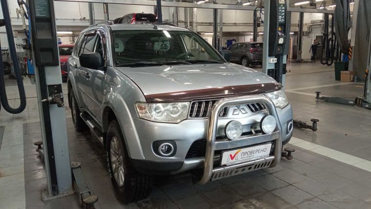 Mitsubishi Pajero Sport, 2011 - вид 1