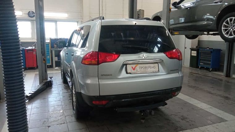Mitsubishi Pajero Sport, 2011 - вид 3