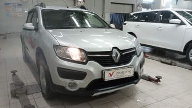 Renault Sandero Stepway 2017 года, 200 000 км - вид 2