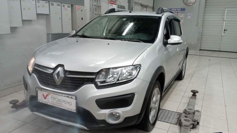 Renault Sandero Stepway 2017 года, 200 000 км - вид 1