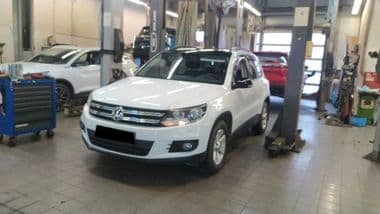 Volkswagen Tiguan 2013 года, 180 045 км - вид 1