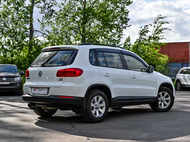 Volkswagen Tiguan 2013 года, 180 045 км - вид 2
