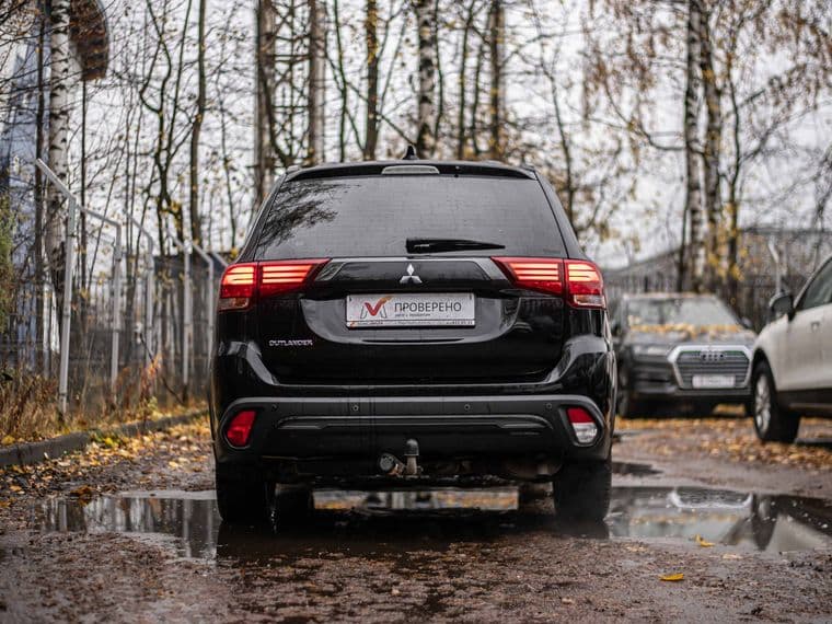 Mitsubishi Outlander, 2021 - вид 3