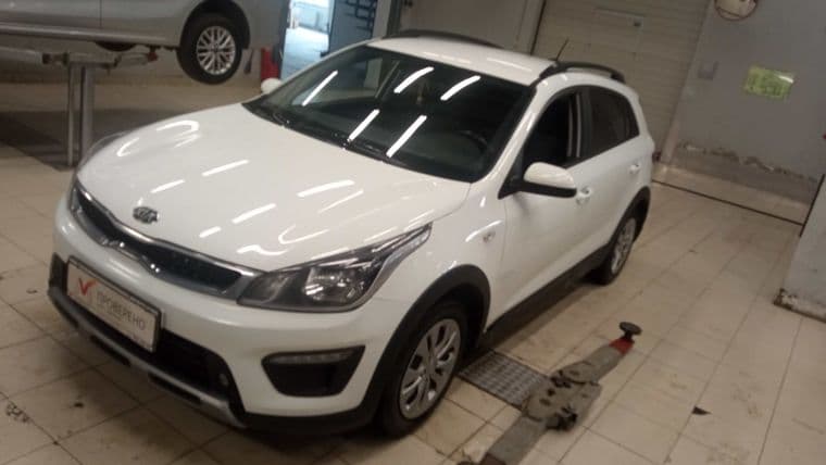 KIA Rio X-Line 2018 года, 55 000 км - вид 1