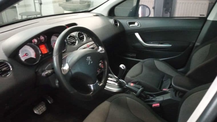 Peugeot 308, 2011 - вид 4