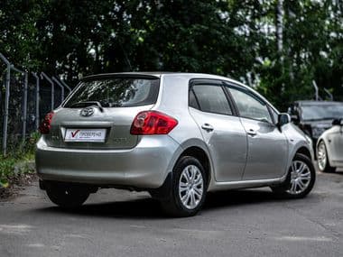 Toyota Auris 2009 года, 223 103 км - вид 2