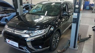 Mitsubishi Outlander 2018 года, 68 906 км - вид 1
