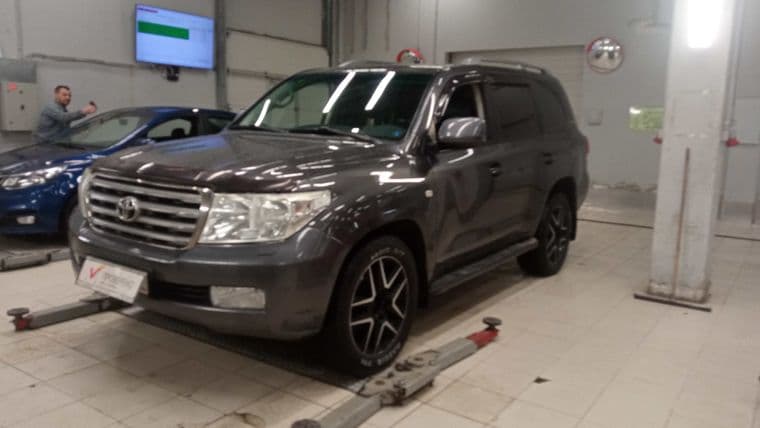Toyota Land Cruiser, 2011