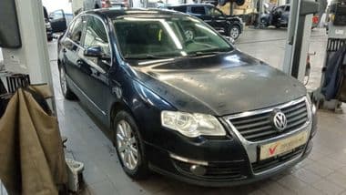 Volkswagen Passat 2010 года, 269 095 км - вид 2