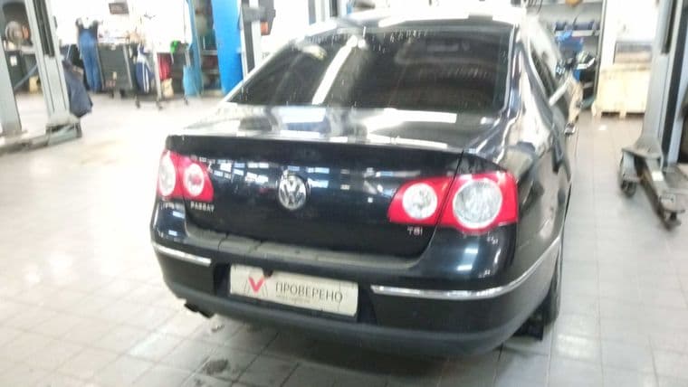 Volkswagen Passat, 2010 - вид 2