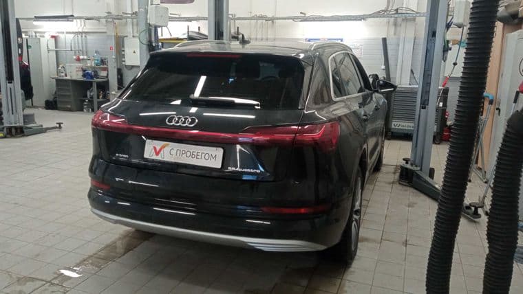 Audi e-tron, 2020 - вид 2
