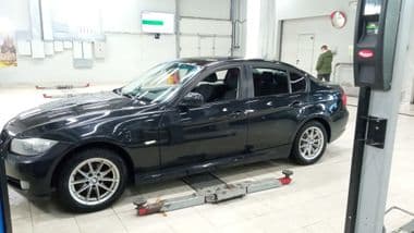 BMW 3 серия 2010 года, 260 000 км - вид 1