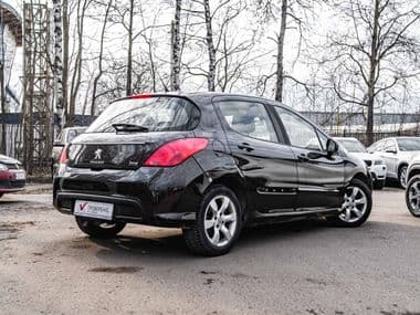 Peugeot 308 2011 года, 196 273 км - вид 2