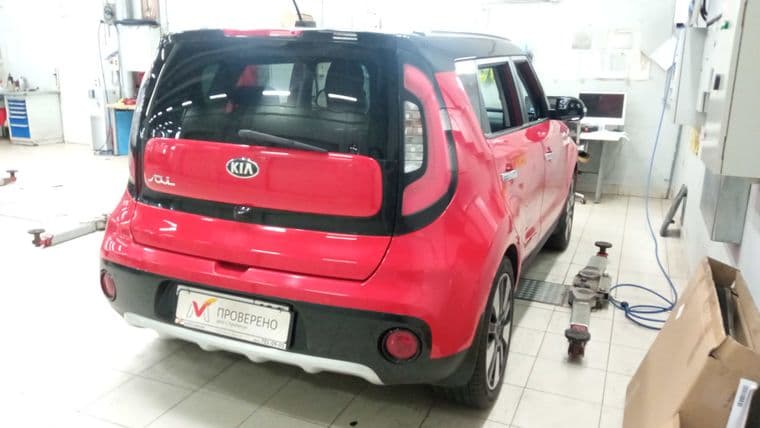 KIA Soul 2017 года, 214 616 км - вид 2