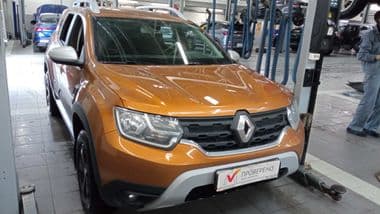 Renault Duster 2021 года, 92 178 км - вид 2