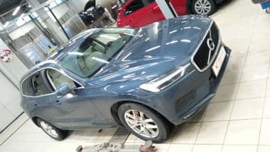 Volvo XC60 2018 года, 148 955 км - вид 2