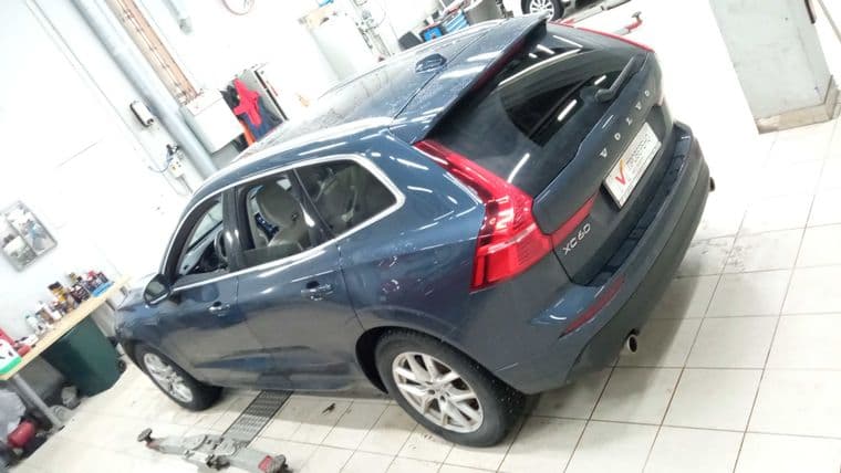 Volvo XC60, 2018 - вид 3