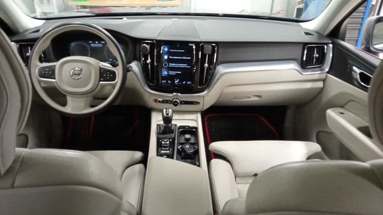 Volvo XC60, 2018 - вид 4