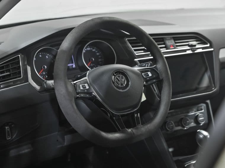 Volkswagen Tiguan, 2018 - вид 4