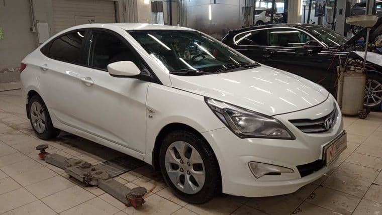 Hyundai Solaris 2015 года, 136 474 км - вид 2