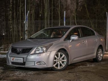 Toyota Avensis 2010 года, 340 000 км - вид 1