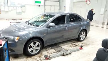 Mitsubishi Lancer 2011 года, 205 000 км - вид 1