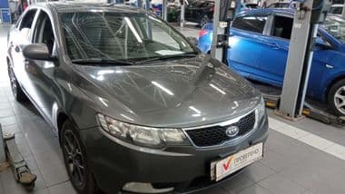 KIA Cerato 2012 года, 179 645 км - вид 2