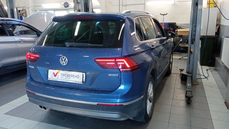Volkswagen Tiguan, 2018 - вид 2