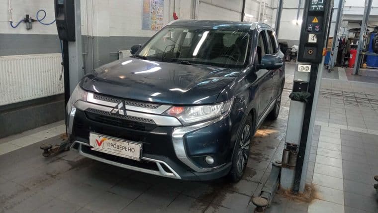 Mitsubishi Outlander 2018 года, 239 727 км - вид 1