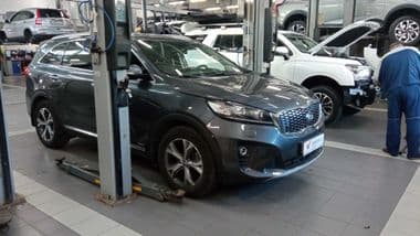 KIA Sorento 2018 года, 99 400 км - вид 2
