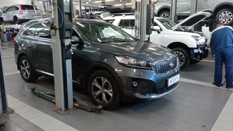 KIA Sorento 2018 года, 99 400 км - вид 2
