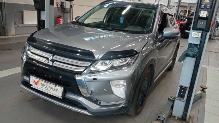 Mitsubishi Eclipse Cross 2018 года, 110 000 км - вид 1