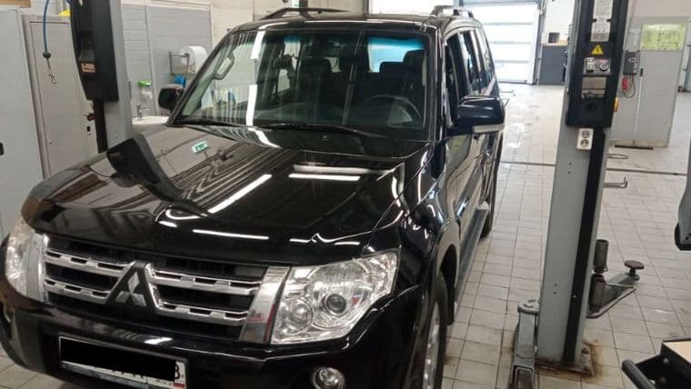 Mitsubishi Pajero 2013 года, 233 869 км - вид 1
