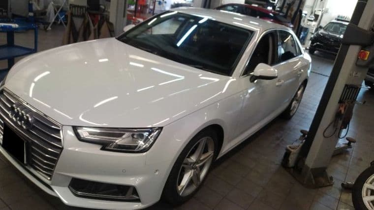 Audi A4 2019 года, 97 076 км - вид 1