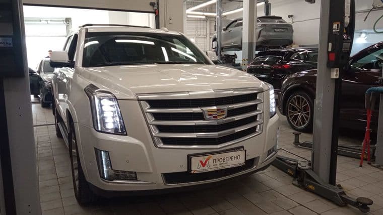 Cadillac Escalade, 2018 - вид 1