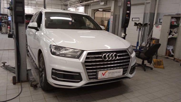 Audi Q7 2015 года, 255 143 км - вид 2