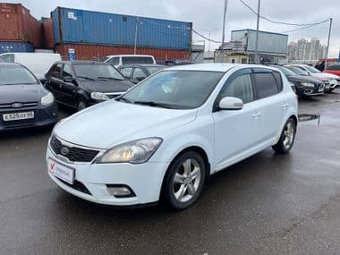 KIA Ceed 2012 года, 242 139 км - вид 1