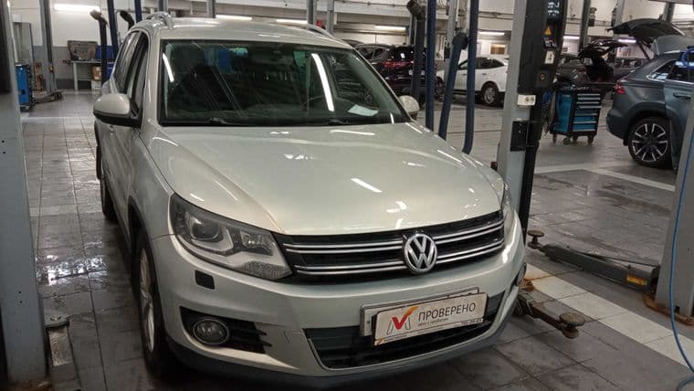 Volkswagen Tiguan 2012 года, 169 827 км - вид 2
