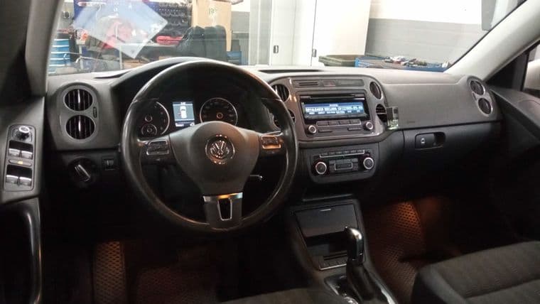 Volkswagen Tiguan, 2012 - вид 4