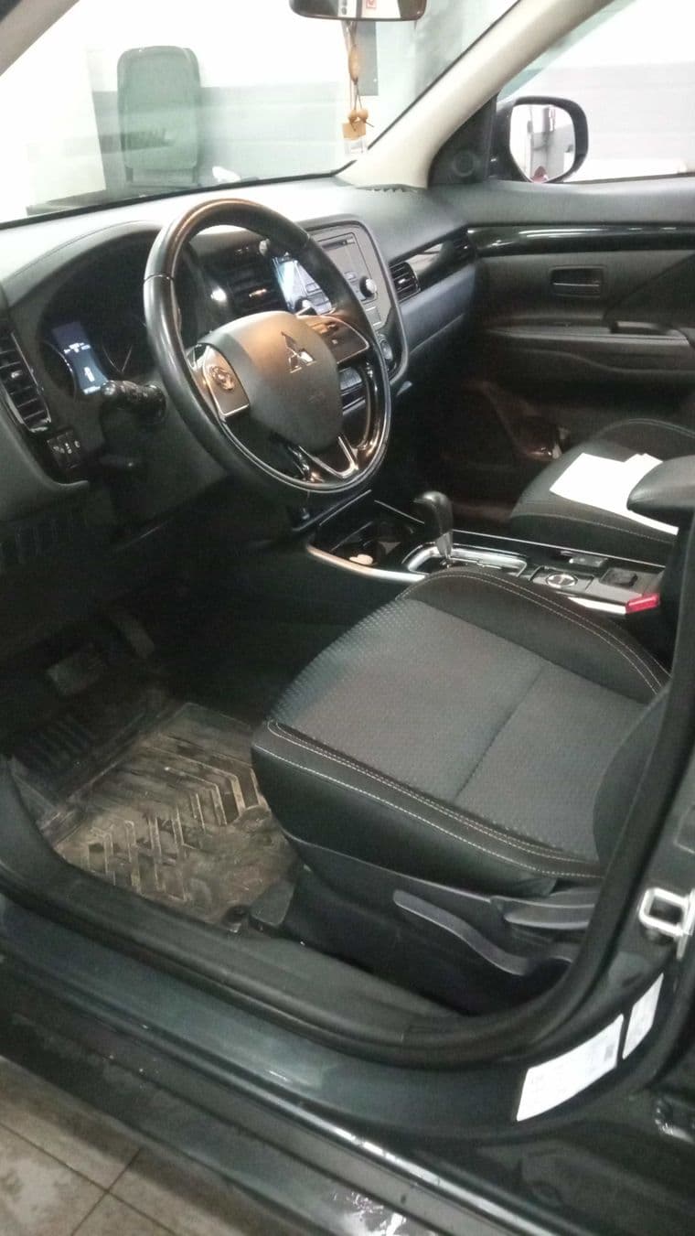 Mitsubishi Outlander, 2019 - вид 4