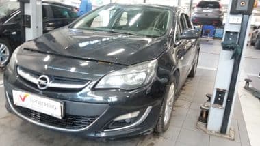 Opel Astra 2013 года, 165 000 км - вид 1