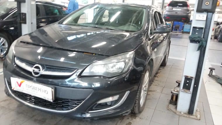 Opel Astra 2013 года, 165 000 км - вид 1