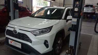 Toyota RAV4 2020 года, 126 000 км - вид 1