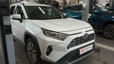 Toyota RAV4 2020 года, 126 000 км - вид 2