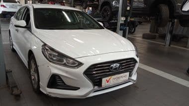 Hyundai Sonata 2019 года, 423 352 км - вид 2