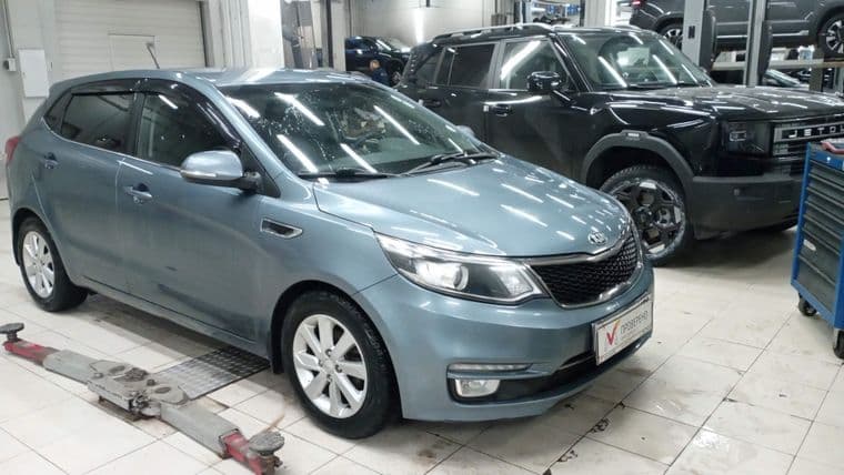 KIA Rio 2015 года, 95 650 км - вид 2
