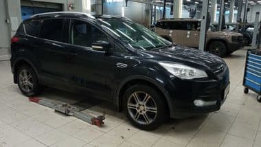 Ford Kuga 2013 года, 181 472 км - вид 2